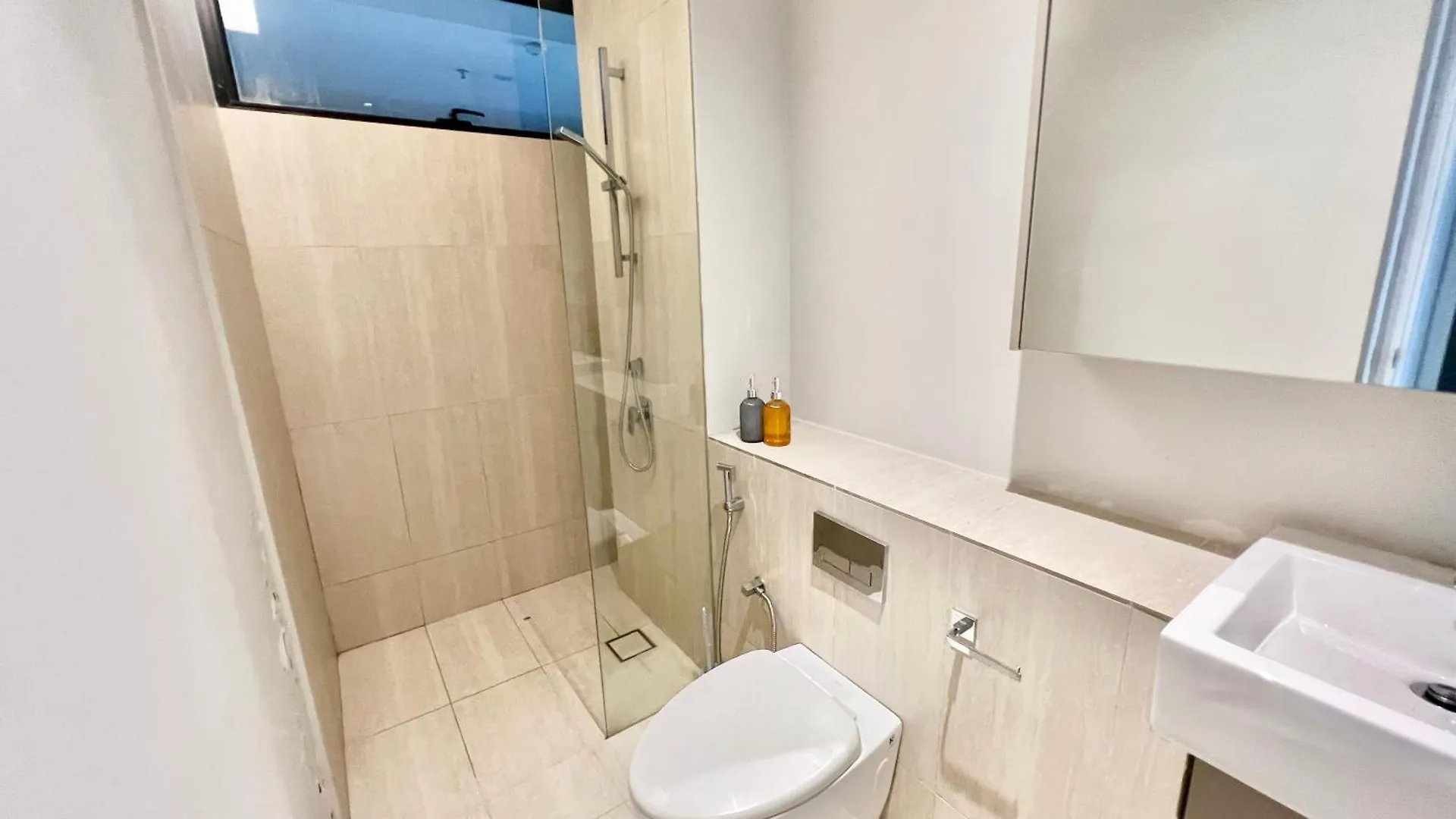La 1-10 Pax Cozy Home Tropicana 3Rooms 4Qbeds Wifi&Tv ペタリンジャヤ 0*,  マレーシア